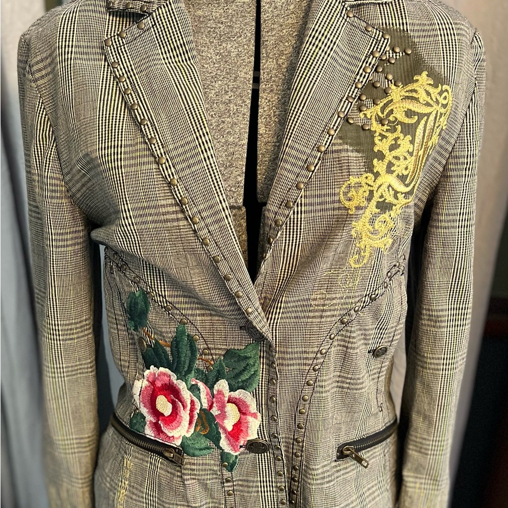 Johnny Was Jacket 3J workshop jacket size medium excellent condition. Beautiful!